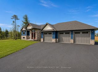 2055 Elana Dr, Severn, ON L3V 0C1