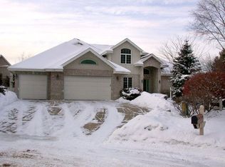6 Deer Hollow Ct, Madison, WI 53717