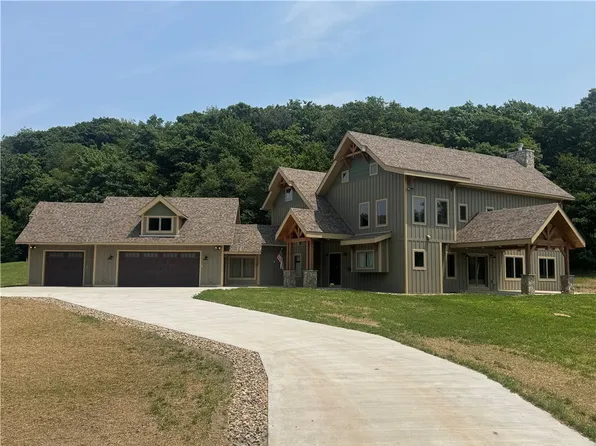 223 Deer Fern Dr, Somerset, PA 15501