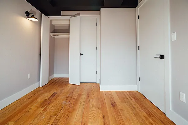 Rented by Space Link Realty | media 36