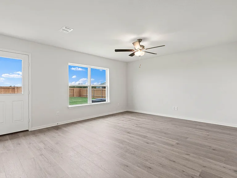 Delano Estates — Photo 19