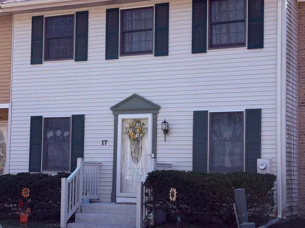 17 Fawnhollow Ct, Medford, NJ 08055