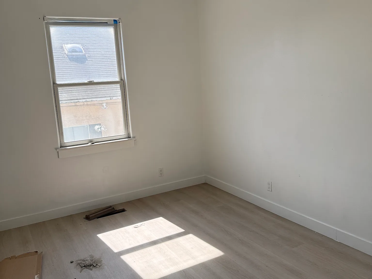 3 bed, 1.5 bath, 1087 sqft, $2,675 — Photo 3