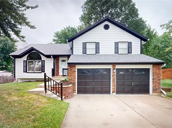 1513 NE Misty Ln, Lees Summit, MO 64086