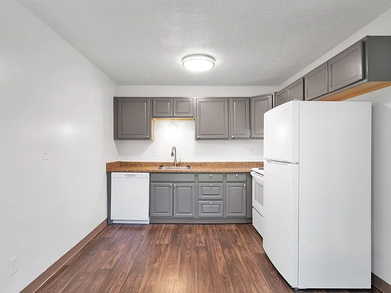 Park Place North Apartments — Photo 34