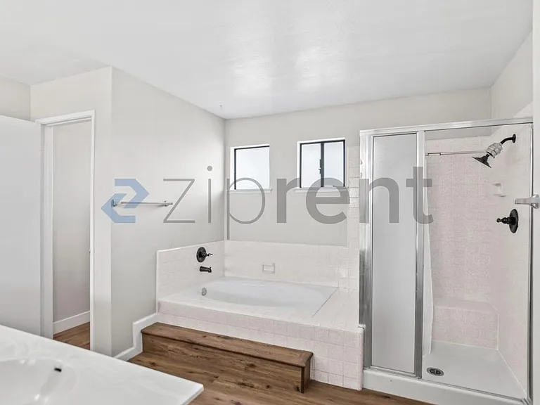 577 Manet Ter — Photo 29