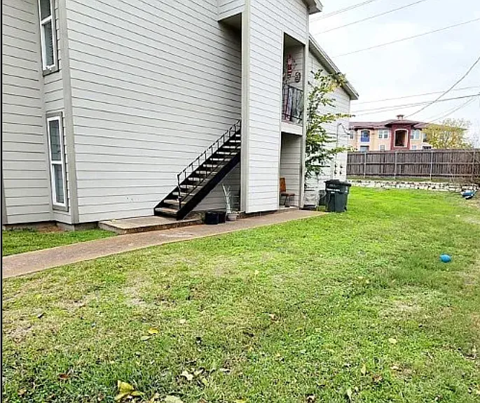 2917 Prairie Flower Cir #C — Photo 3