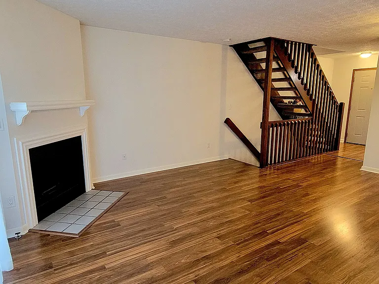 232 Macandrews Way — Photo 6