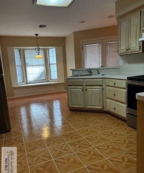 944 Alta Mesa Blvd — Photo 15