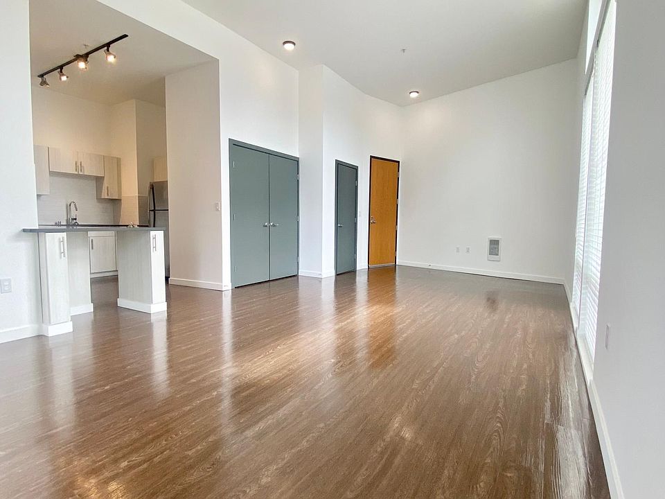 1st image of 14307 Greenwood Ave N #10