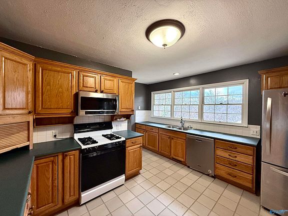 4th image of 818 Bellevue Dr