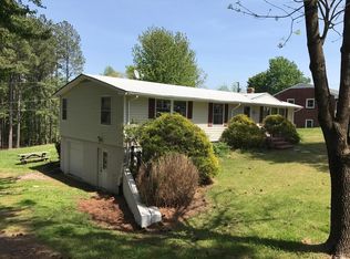 1812 Greenhouse Rd, Farmville, VA 23901