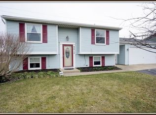 6615 Royal Pkwy N, Lockport, NY 14094