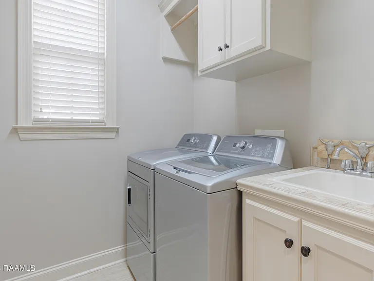 100 Andrews Cor — Photo 15