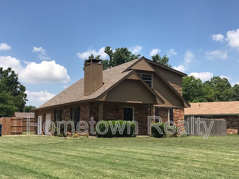 1st image of 1013 Kelly Park Rd