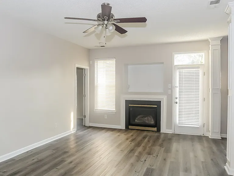 5821 Briggs Dr — Photo 3