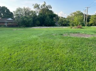 1133 Parkview Dr, Elgin, IL 60123