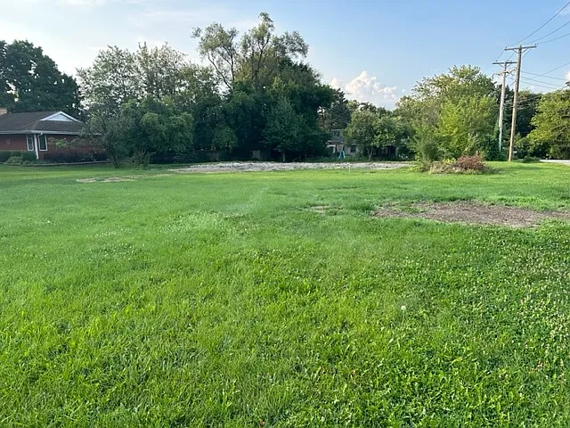 1133 Parkview Dr photo 1