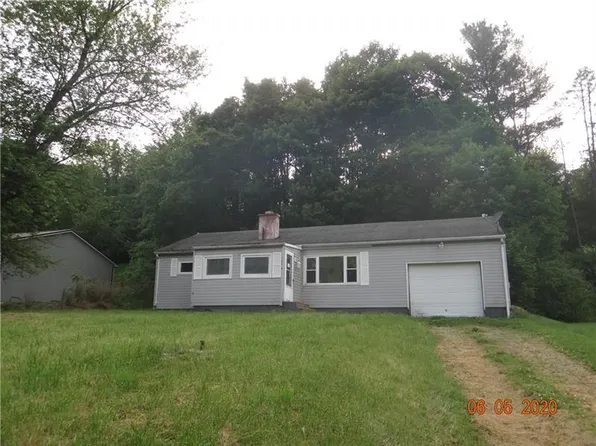 1074 Joffre Ave, Ellwood City, PA 16117