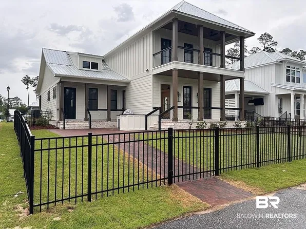 2569 Bienville Ave, Gulf Shores, AL 36542