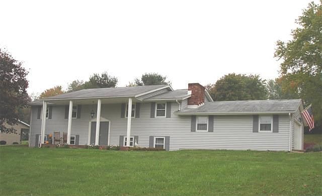 1st image of 155 Christopher Pl