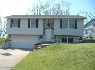 1 Parkwood Ct, Bethalto, IL 62010