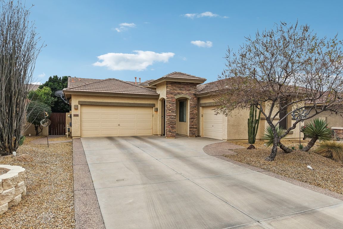 West Bajada Rd-S1402-001.jpg