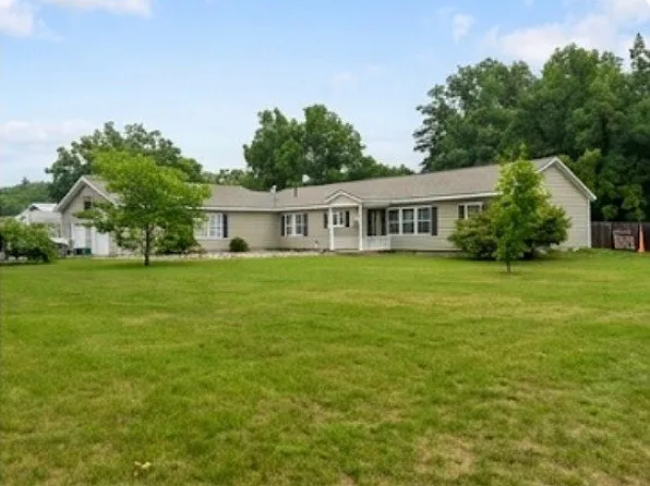 445 Old County Farm St, Harrison, MI 48625