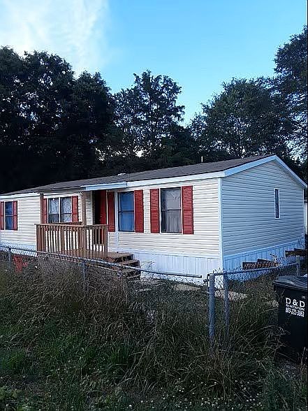 1st image of 1402 Burrell Rd
