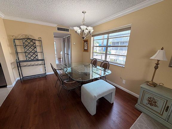 4th image of 569 Normandy Ln #L