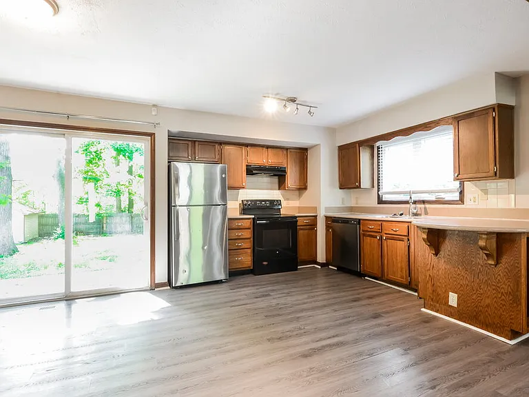 1804 Shorter Ct — Photo 7