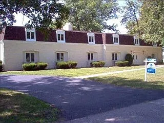 2441 N Richard Dr photo 1