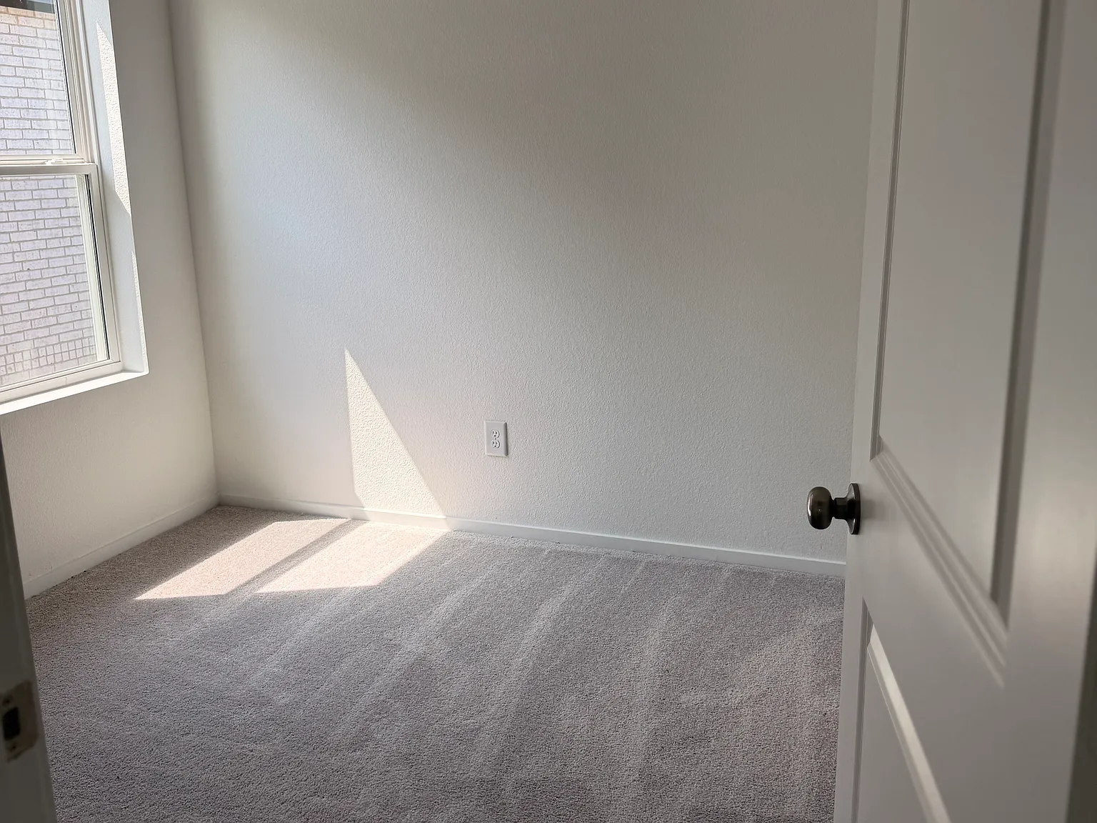 2148 Salinas Dr — Photo 3