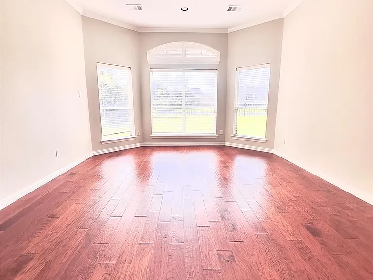 3819 Rivermoss Ln — Photo 7