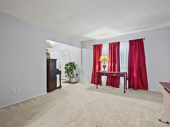 5th image of 1121 Melissa Ln