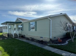 220 Heather Ln, Fairborn, OH