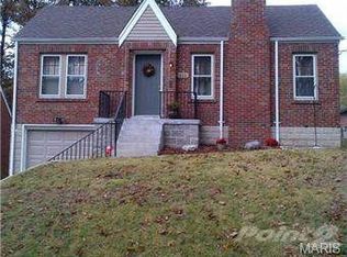 511 Carson Rd, Saint Louis, MO 63135