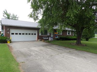 652 Lowry St, Pittsfield, IL 62363
