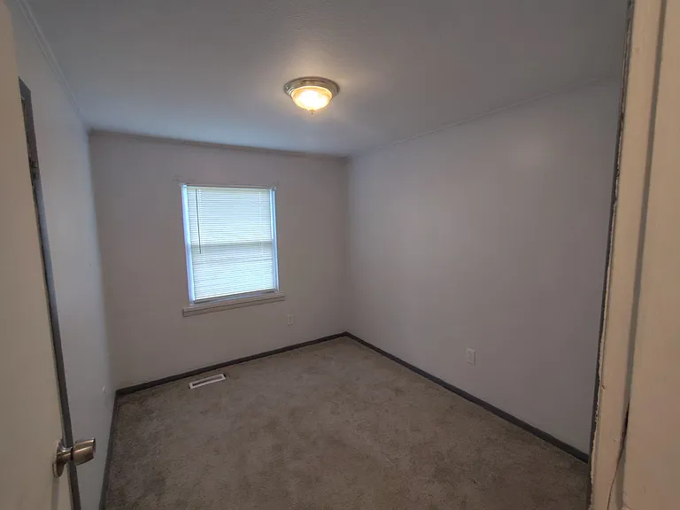 7426 Kensington Rd — Photo 9