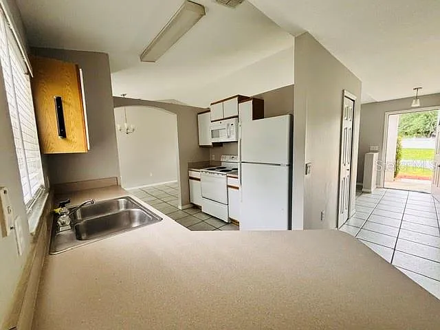 2830 Ascot Ln — Photo 6