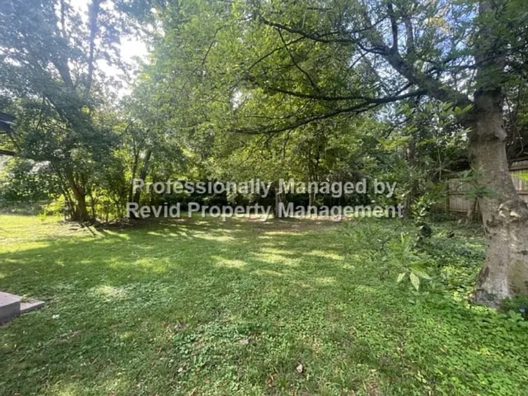 3523 Barwood Cir. — Photo 35
