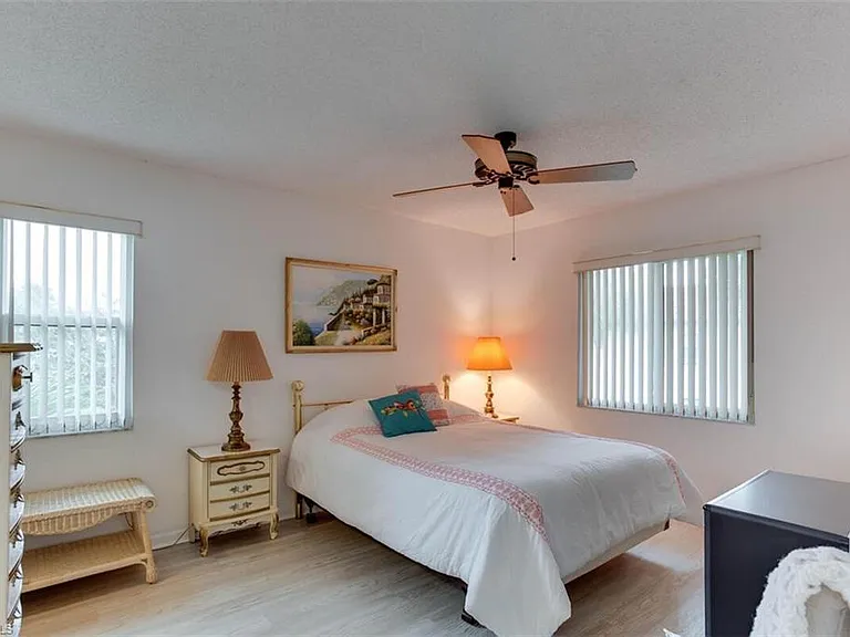 4351 27th Ct SW #203 — Photo 17