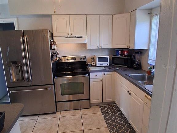 4th image of 1061 Nokomis St
