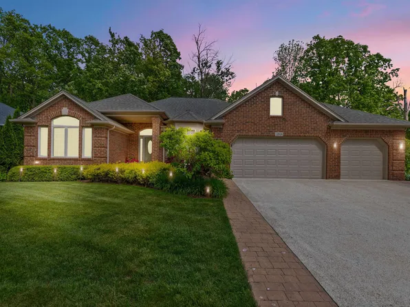 32818 Kathleen Dr, Chesterfield, MI 48047