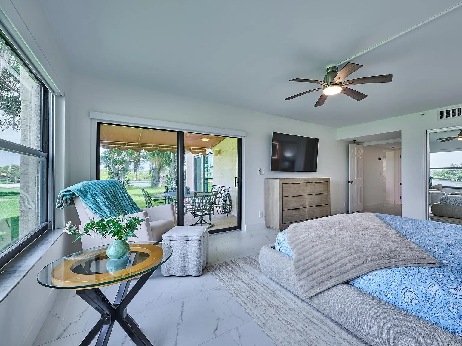 2 bed, 2.0 bath, 2011 sqft, $9,000 — Photo 1