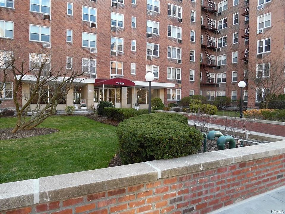 1st image of 3 Sadore Ln APT 3O