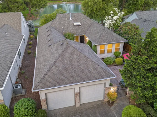 32380 SW Lake Dr, Wilsonville, OR 97070