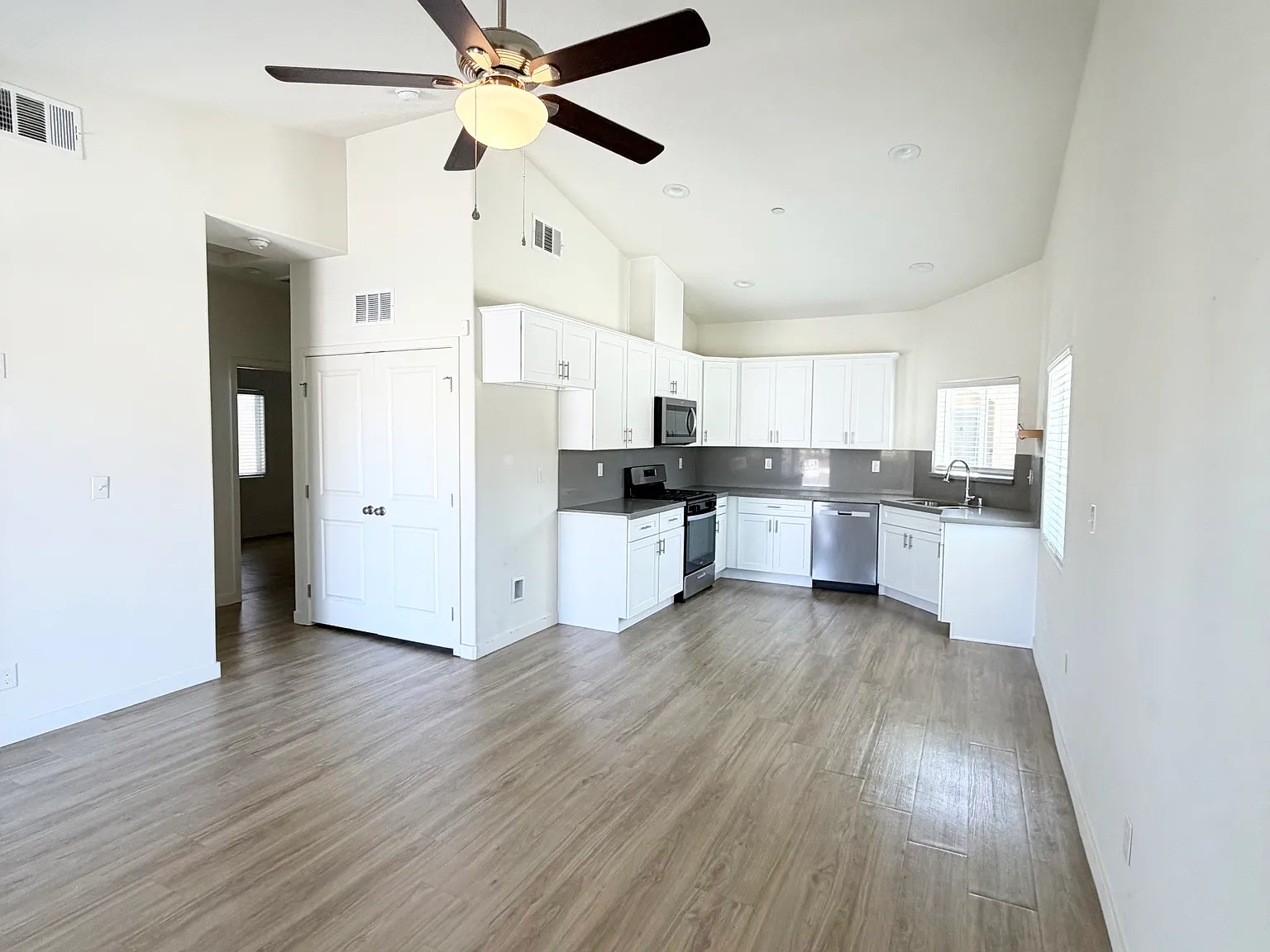 2 bed, $1,850 — Photo 4