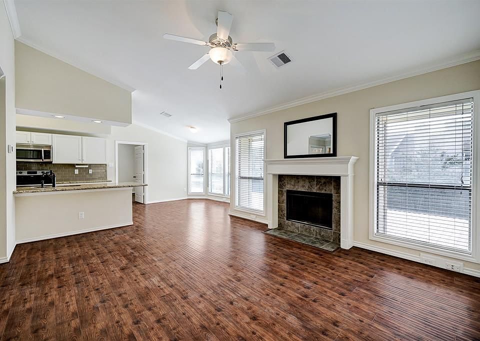 1st image of 1881 Bering Dr APT 40