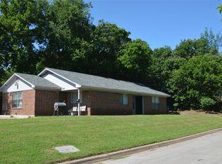 3800 Stuart Dr, Fort Worth, TX 76110